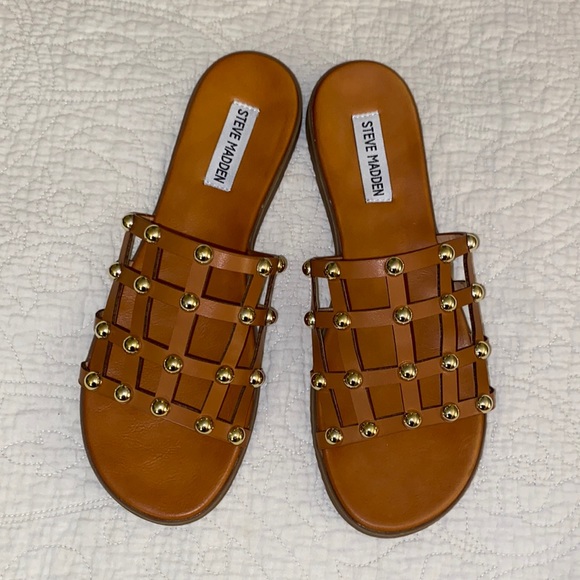 Steve Madden Shoes - NWOT Steve Madden Beil Sandals  size 8.5
Cognac Brown with Gold Studded